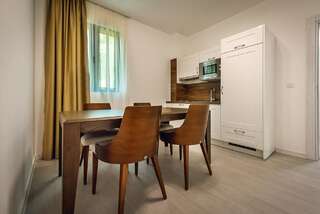 Апартаменты Adria lux apartmens 2 Свети-Стефан Апартаменты с 2 спальнями, балконом и видом на море-8