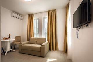 Апартаменты Adria lux apartmens 2 Свети-Стефан Апартаменты с видом на сад-4